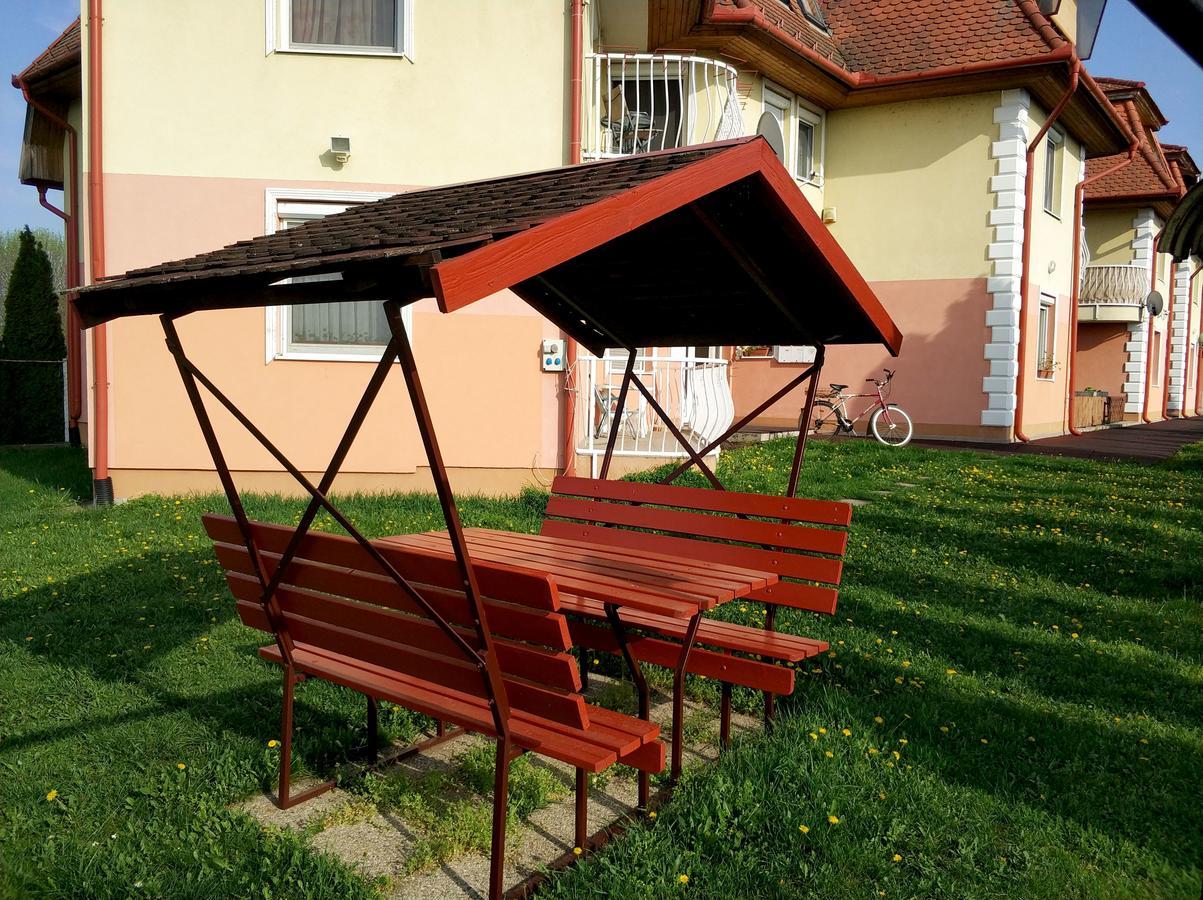 Ferienwohnung Art Eden Hajdúszoboszló Exterior foto