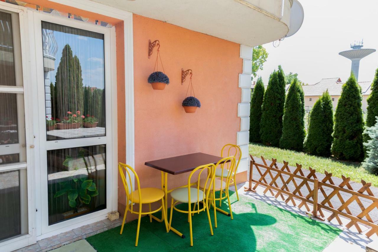 Ferienwohnung Art Eden Hajdúszoboszló Exterior foto